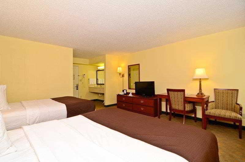 เบสต์ เวสเทิร์น หลุยส์วิลล์ อีสต์ Hotel ภายนอก รูปภาพ